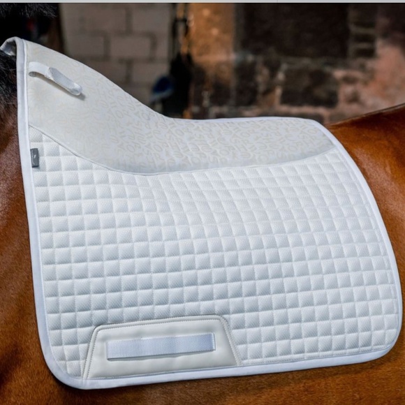 Horseware Ireland Tec Comfort Dressage Saddle Pad - NWT - Picture 1 of 8